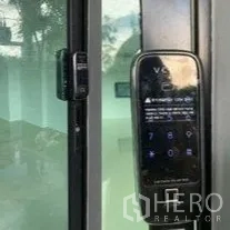 สำนักงานที่บ้าน ให้เช่าในDon Mueang, Bangkok - ดิจิทัลดอร์ล็อกบนประตูกระจก ระบบกุญแจเพื่อความปลอดภัย