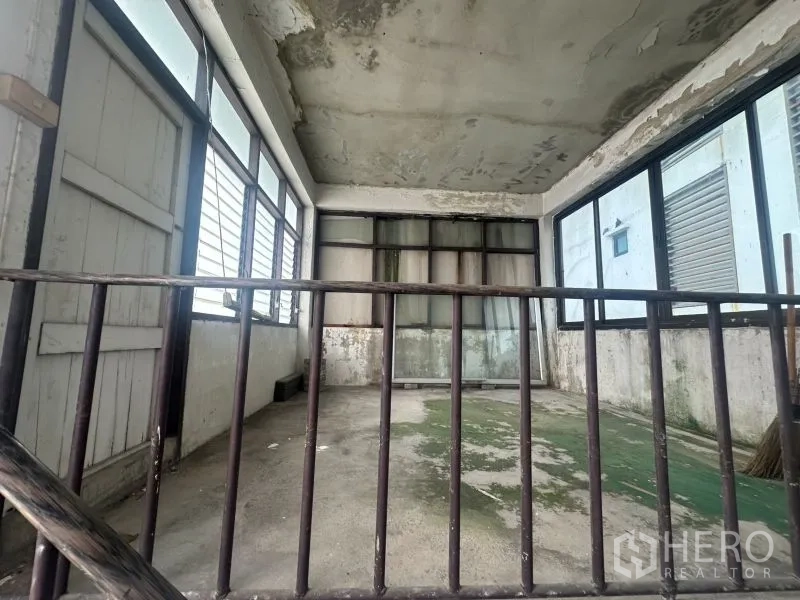 Office Space for rent - Enclosed veranda space with windows ready for refurbishment