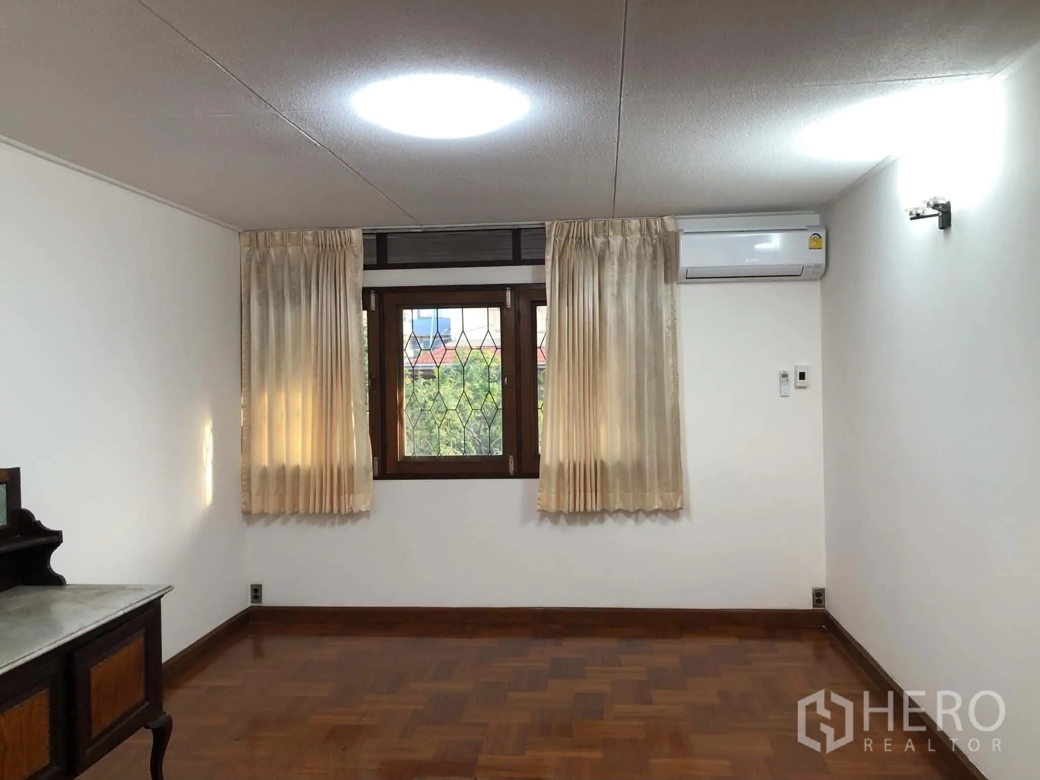 Property Image #10 for property HRE01464
