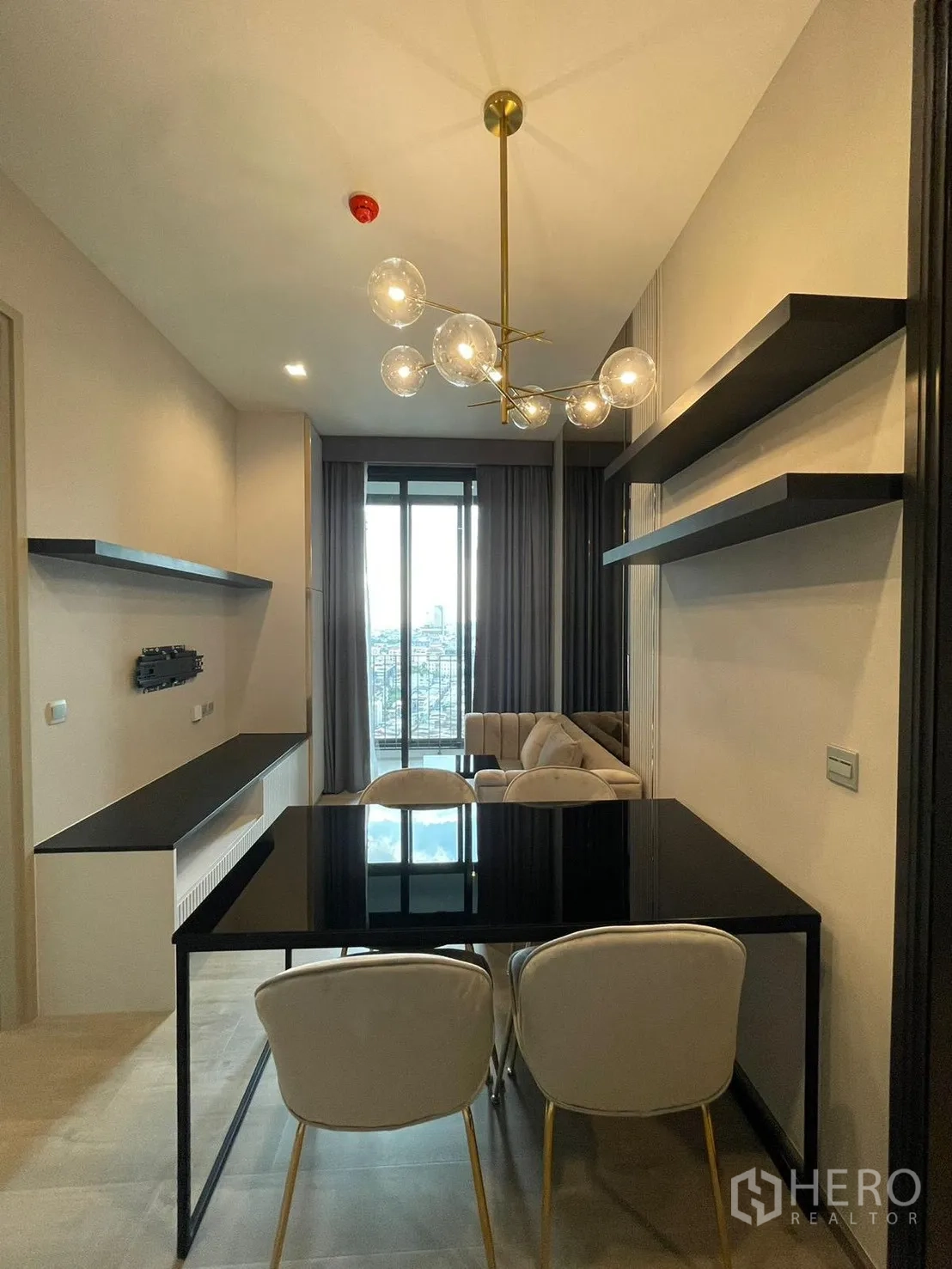 Property Image #2 for property HRE00670