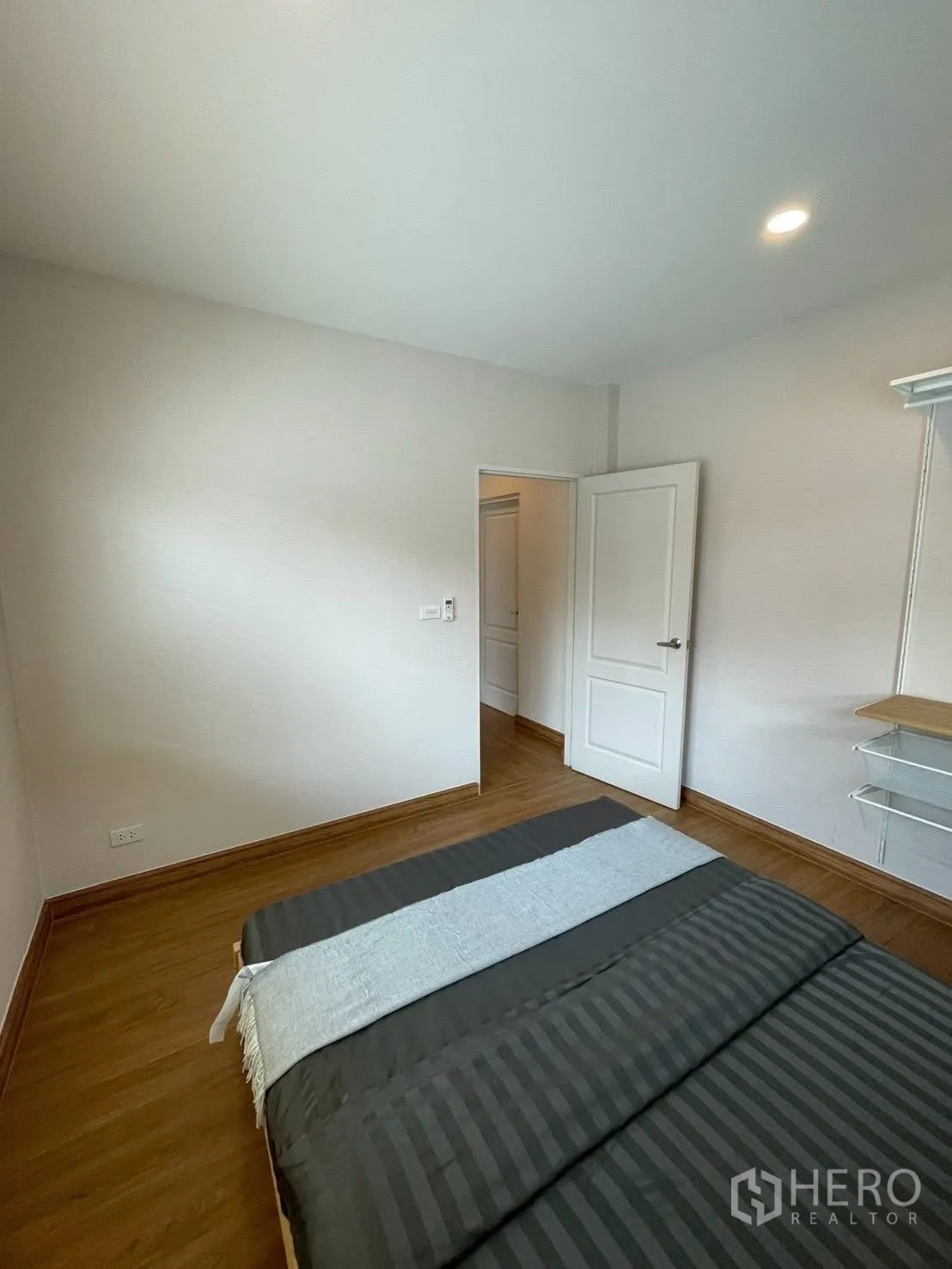 Property Image #20 for property HRE00892