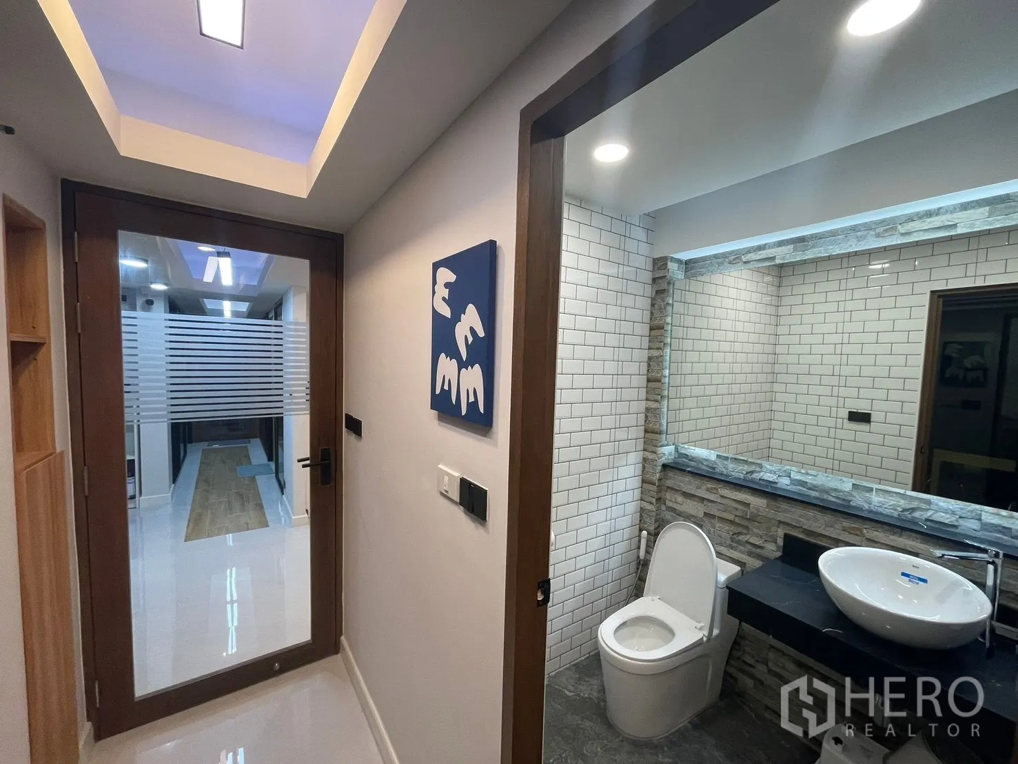 Property Image #17 for property HRE00373