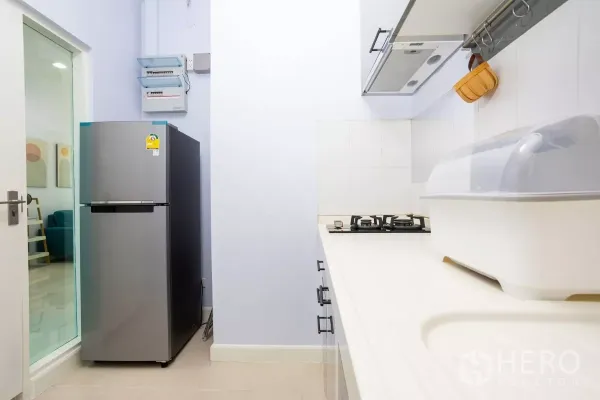 ทาวน์เฮาส์ ให้เช่า - ครัวแยกพร้อมเตาแก๊ส เครื่องดูดควัน และตู้เย็นสองประตู