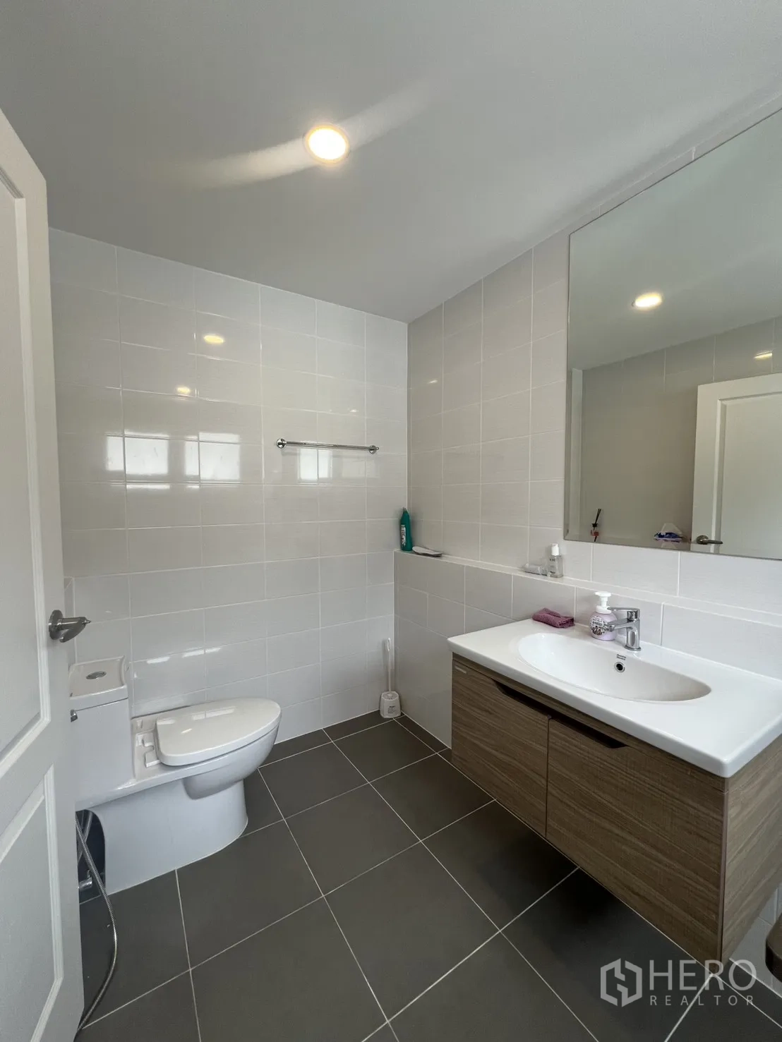 Property Image #20 for property HRE01191