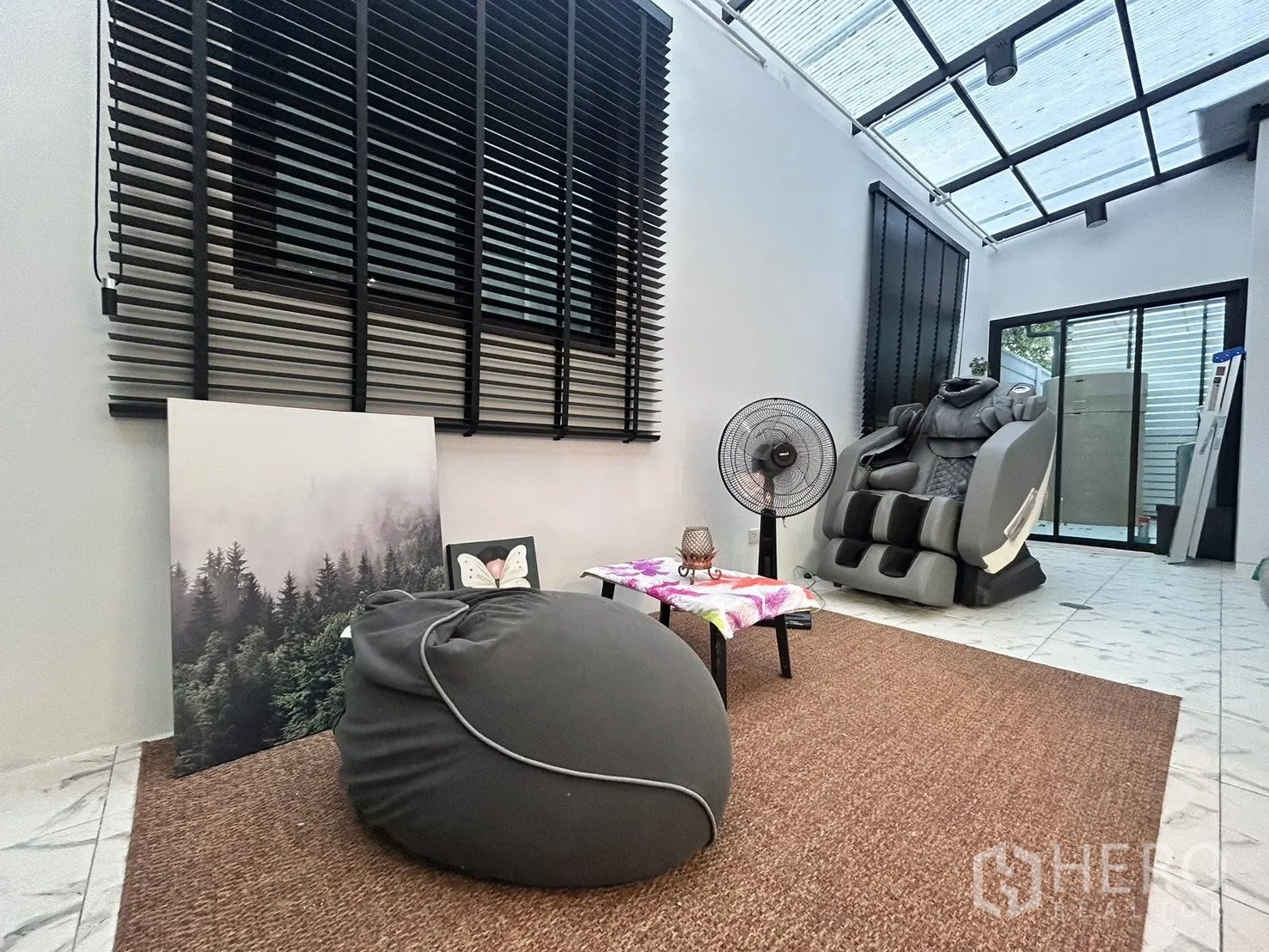 Property Image #20 for property HRE00403