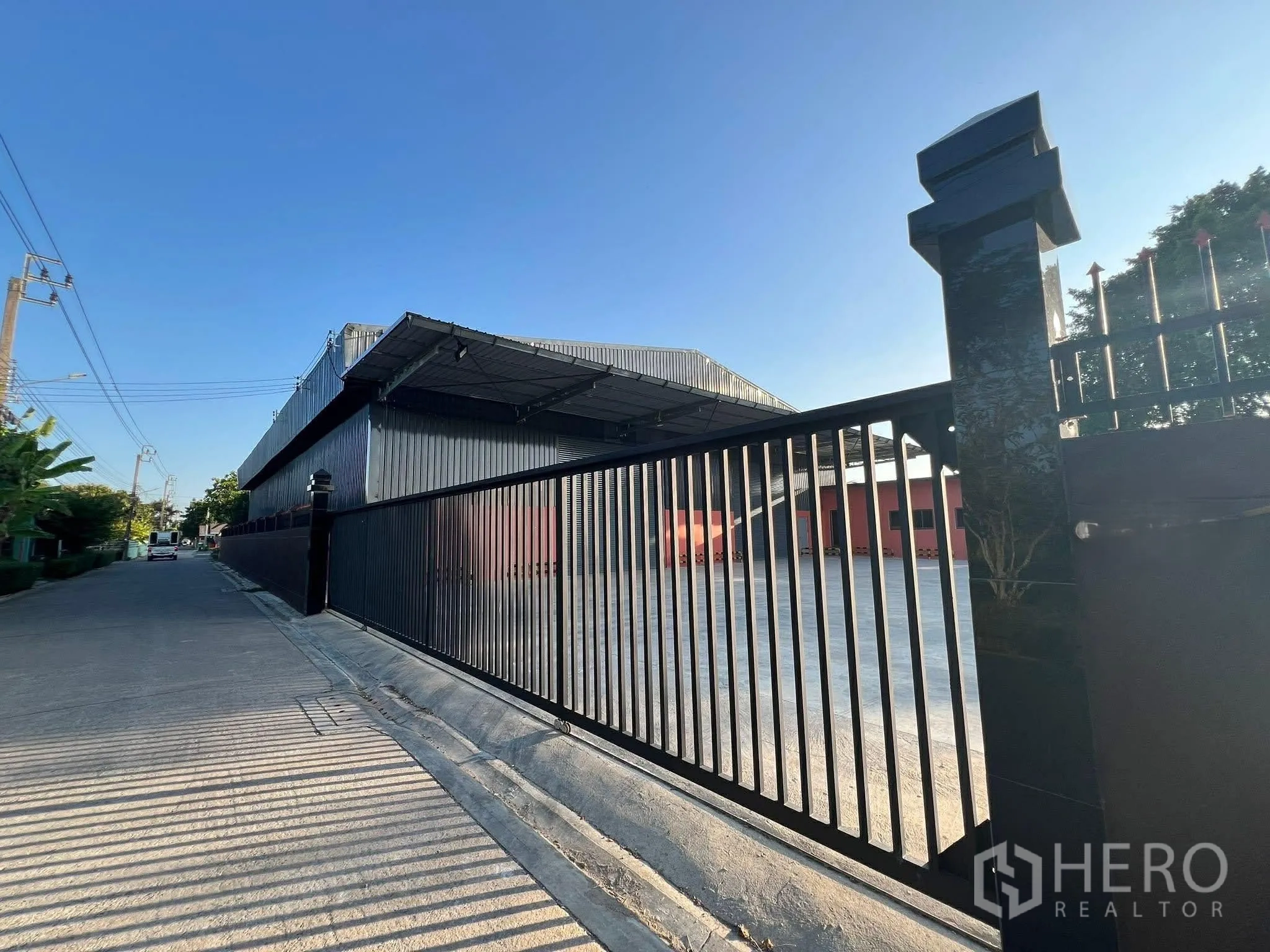 Property Image #3 for property HRE00592