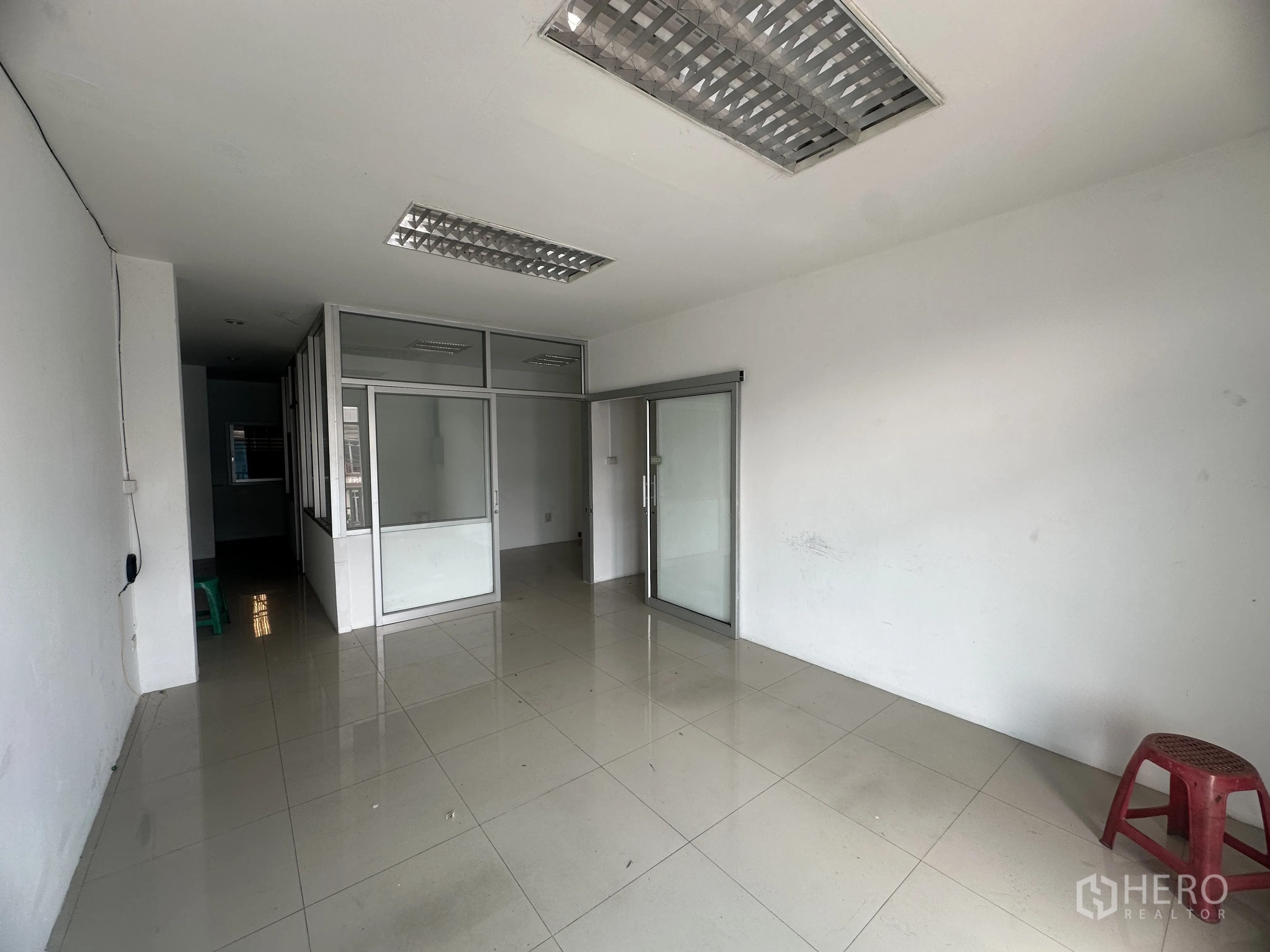 Property Image #14 for property HRE00862