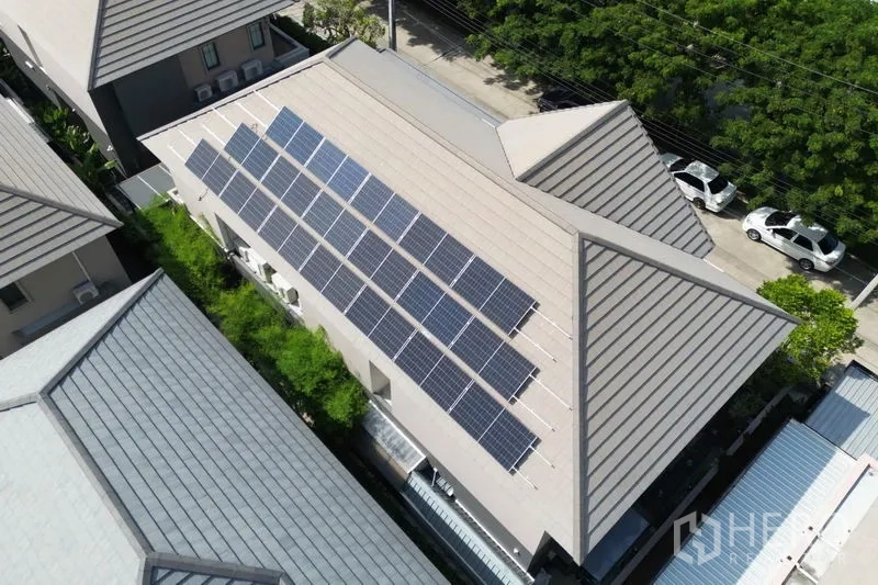 Detached House for sale in Pak Kret, Nonthaburi - Aerial view of the home’s roof fitted with multiple solar panels.