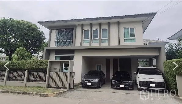 Detached House for rent in Don Mueang, Bangkok - Modern two-storey detached house with gated fence and covered parking for three cars in Don Mueang.