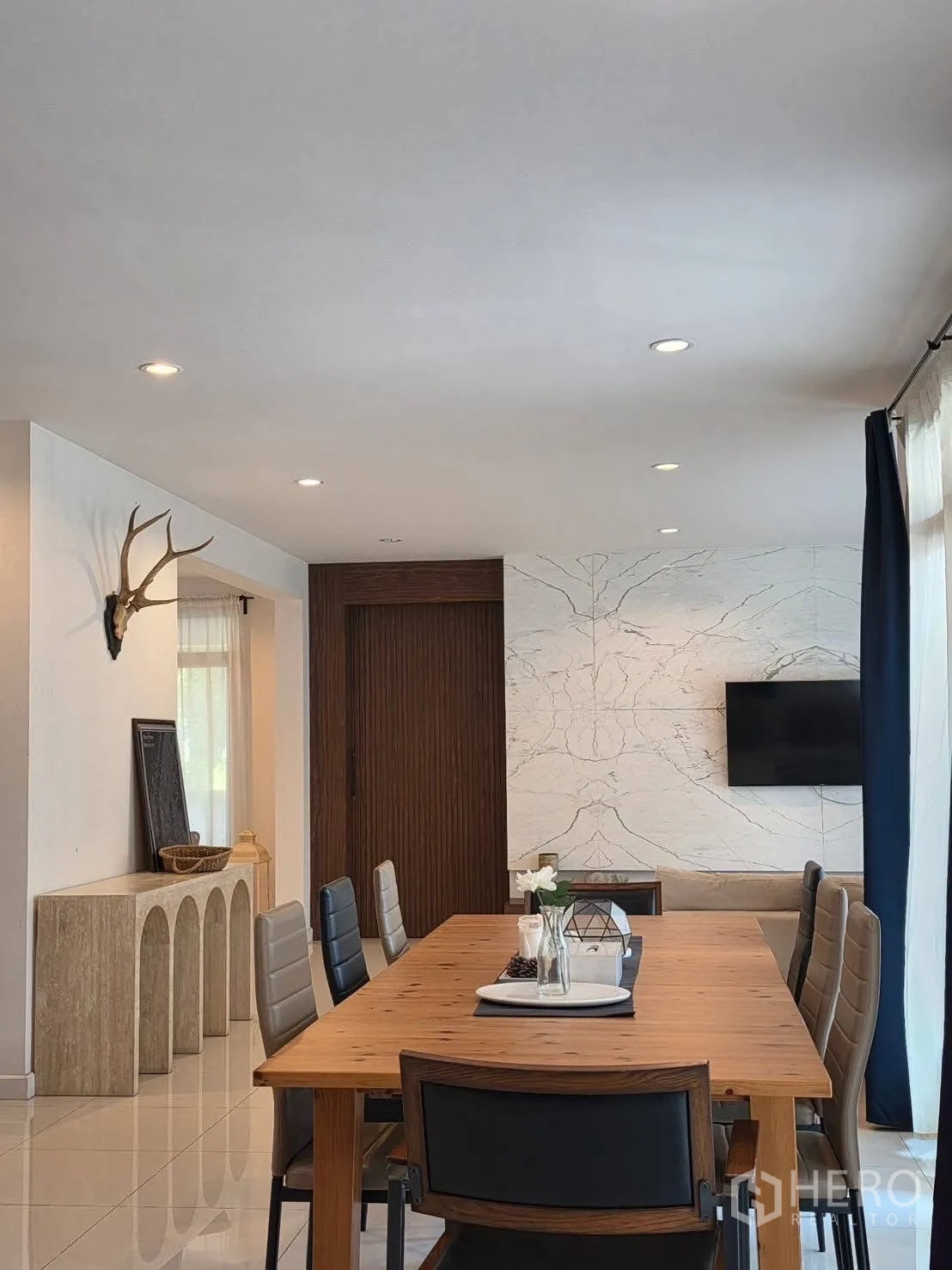 Property Image #23 for property HRE00869