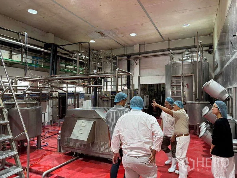 工厂 出售在Samut Prakan - 高顶空间内的工业混合与巴氏设备。