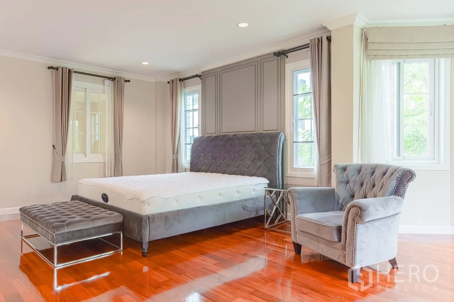 Property Image #27 for property HRE00304