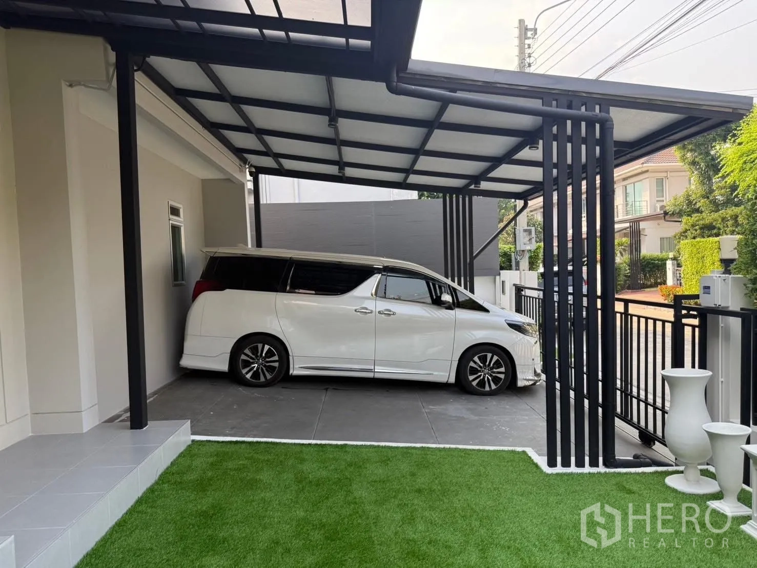 Property Image #18 for property HRE00370