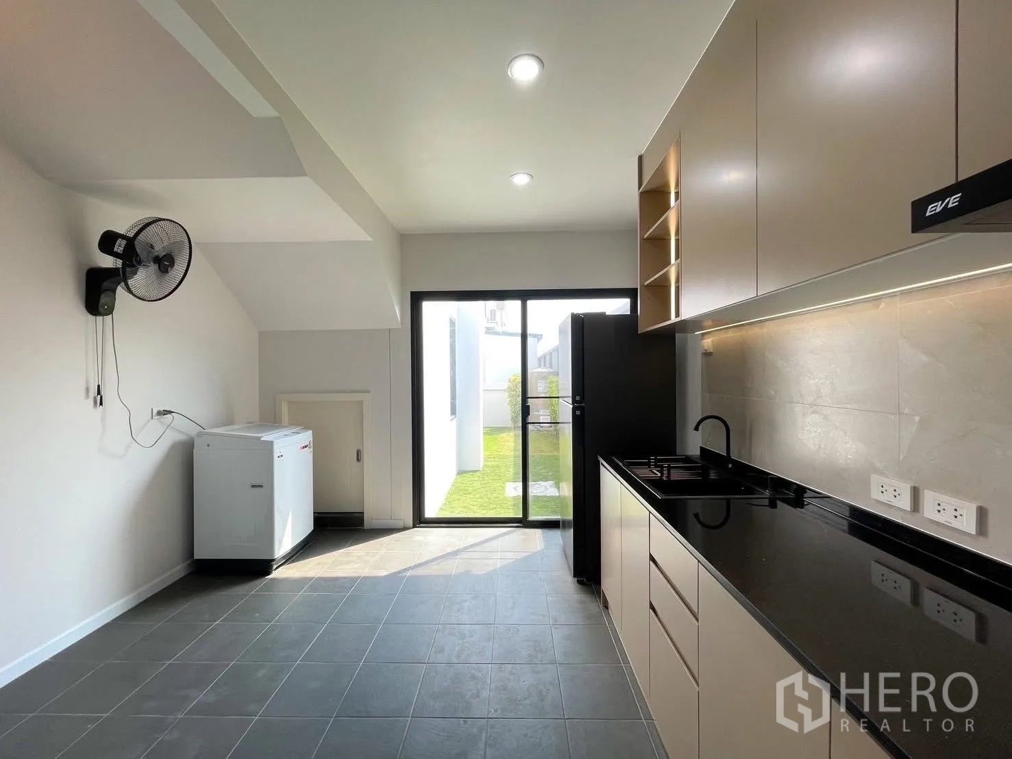 Property Image #23 for property HRE00307