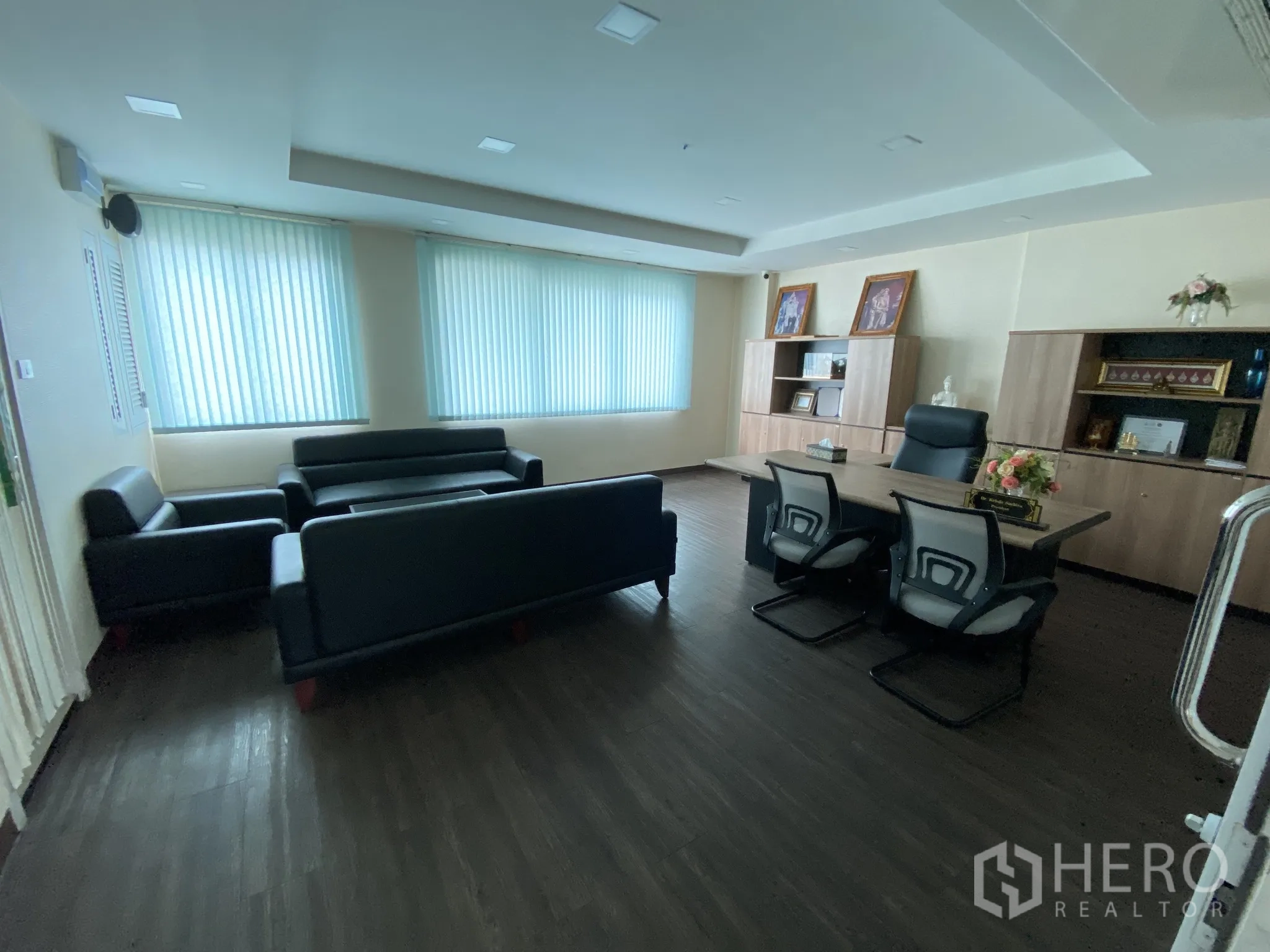 Home Office for rent or sale in Bang Phli, Samut Prakan - Executive office with seating set, main desk and built‑in cabinets.