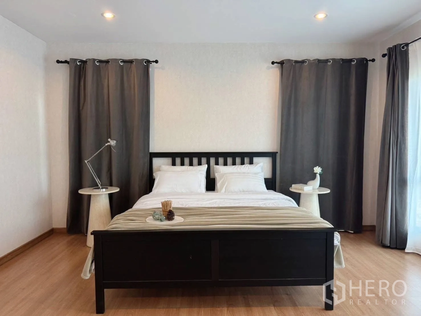 Property Image #27 for property HRE00869