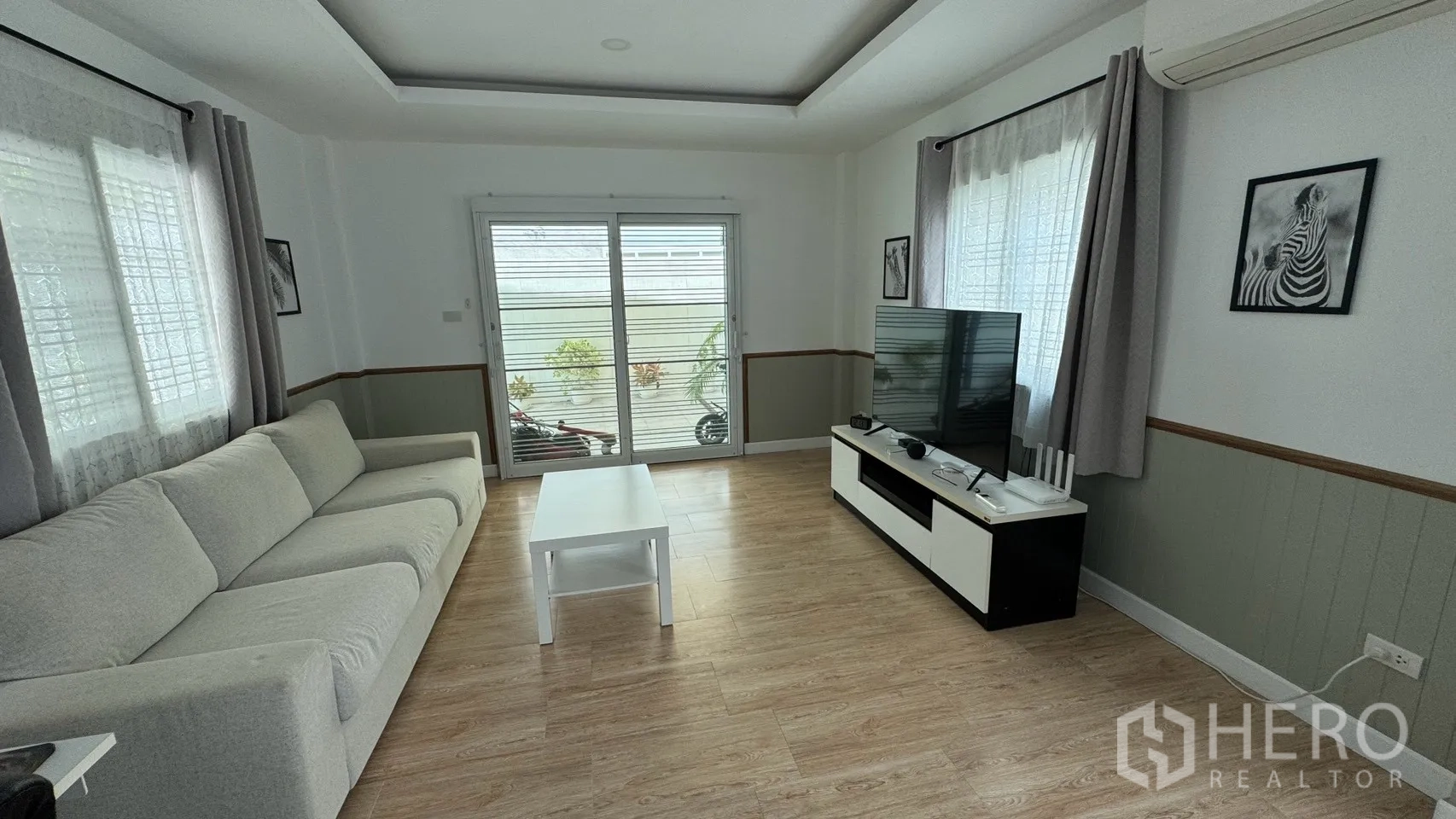 Property Image #20 for property HRE01332
