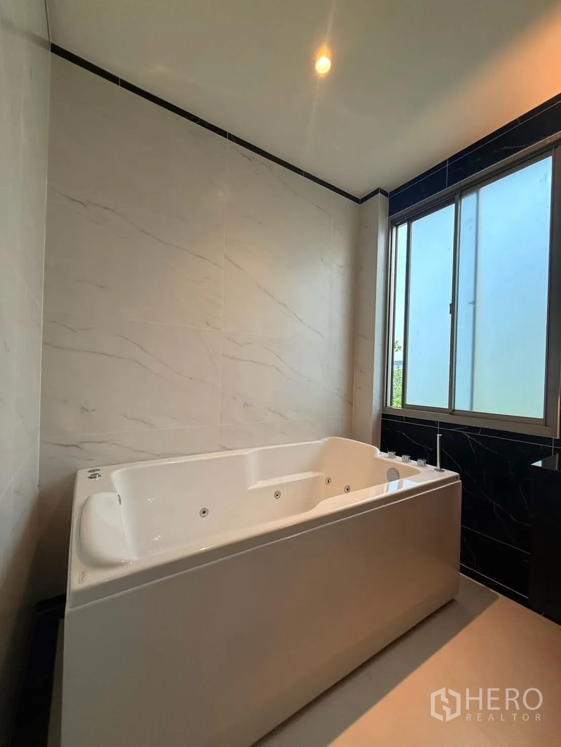 Property Image #16 for property HRE00104