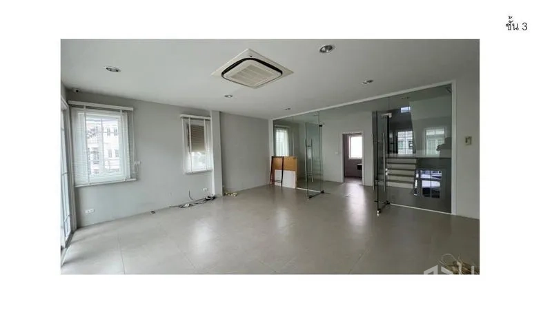 สำนักงานที่บ้าน ให้เช่า - ชั้นสำนักงานแบบเปิด กั้นห้องด้วยกระจก และแอร์แบบฝังฝ้า