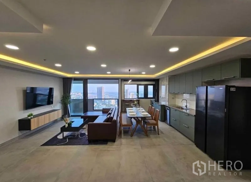 公寓 出租或出售 - 开阔视角的客餐厅与厨房，连接阳台景观