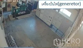 货栈 出租在Mueang Pathum Thani, Pathum Thani - 机房内工业柴油发电机与配电柜。