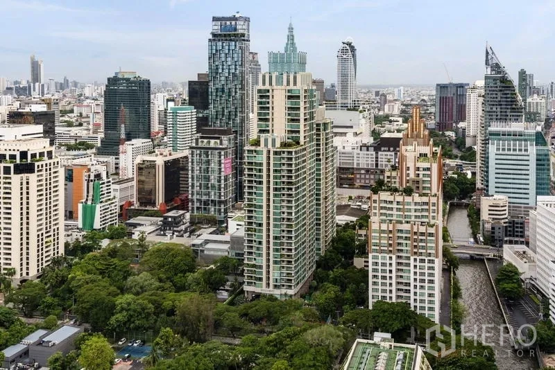 คอนโด ขายในPathum Wan, Bangkok - วิวกลางวันตึกสูงใจกลางกรุงเทพฯ และคลอง ในเขตปทุมวัน
