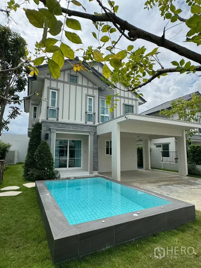 Detached House for rent in Bang Phli, Samut Prakan - Two-storey detached house in Bang Phli with private plunge pool, lawn and covered terrace.