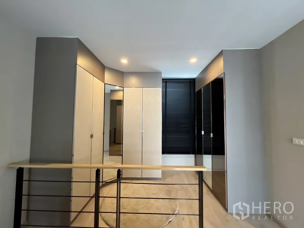 ทาวน์เฮาส์ ให้เช่าในSuan Luang, Bangkok - โซนวอล์กอินคลอเซ็ต ตู้บิลท์อินและกระจกเงา