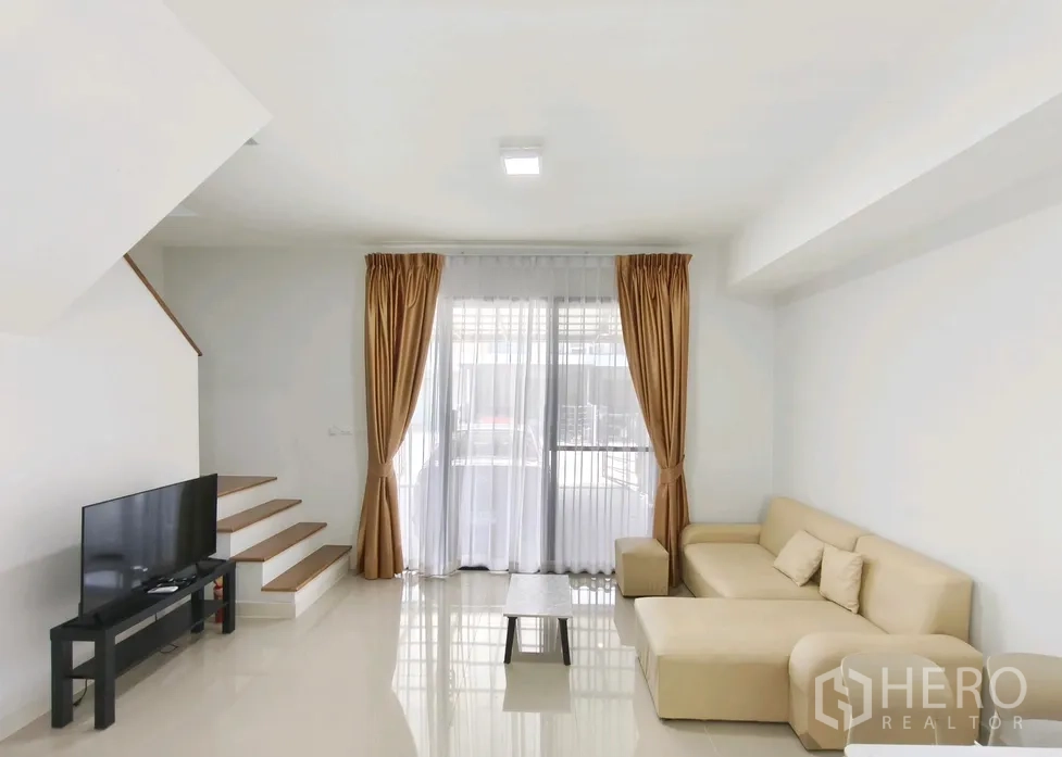 Property Image #20 for property HRE01386