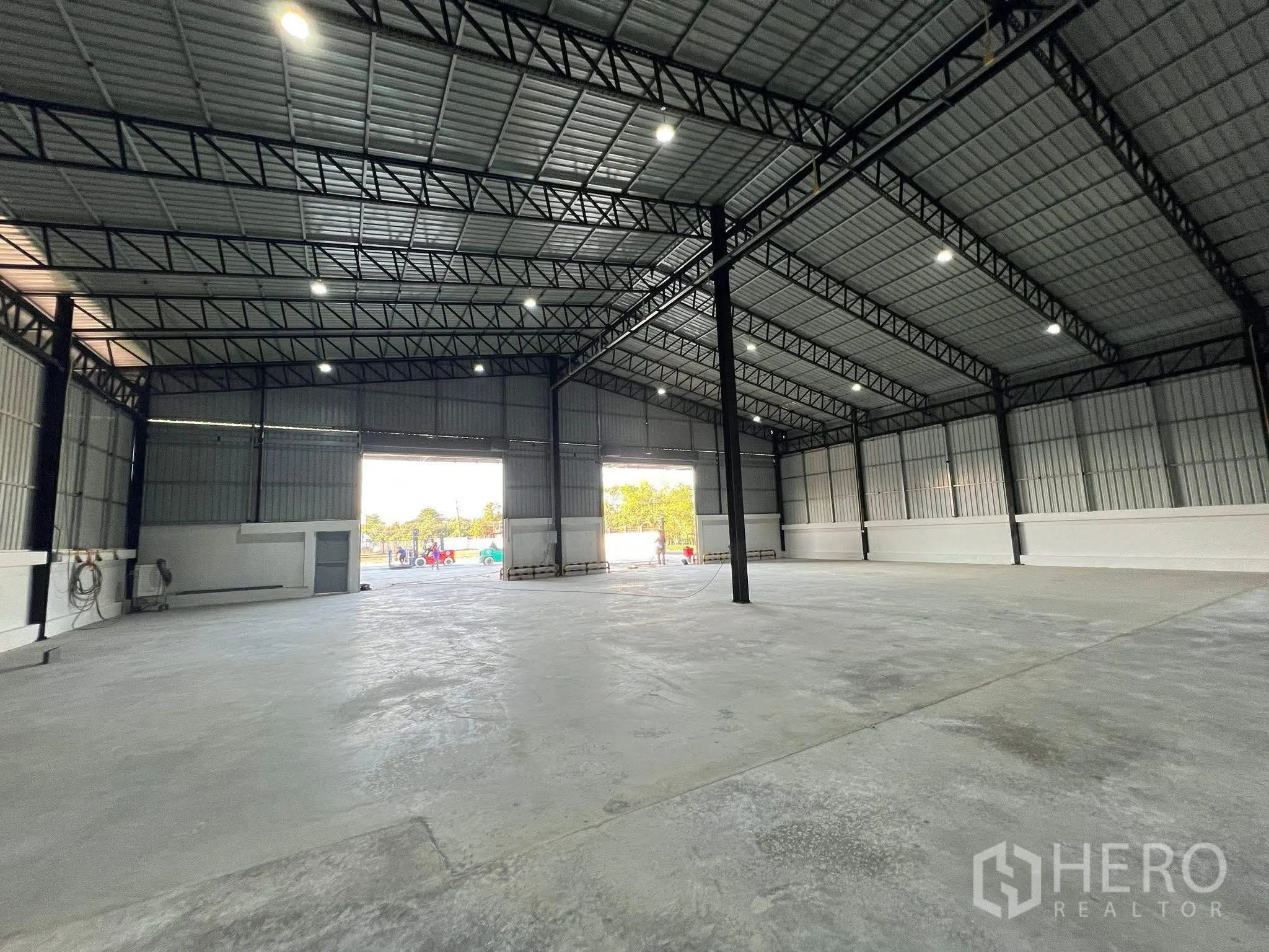 Property Image #6 for property HRE00592