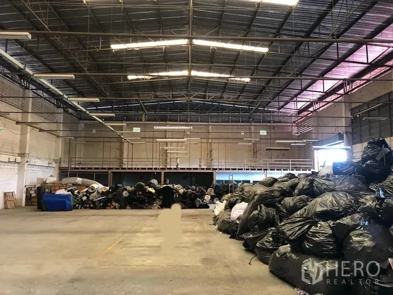 工厂 出售在Lam Luk Ka, Pathum Thani - 高挑仓库空间，照明充足，适合存储或生产