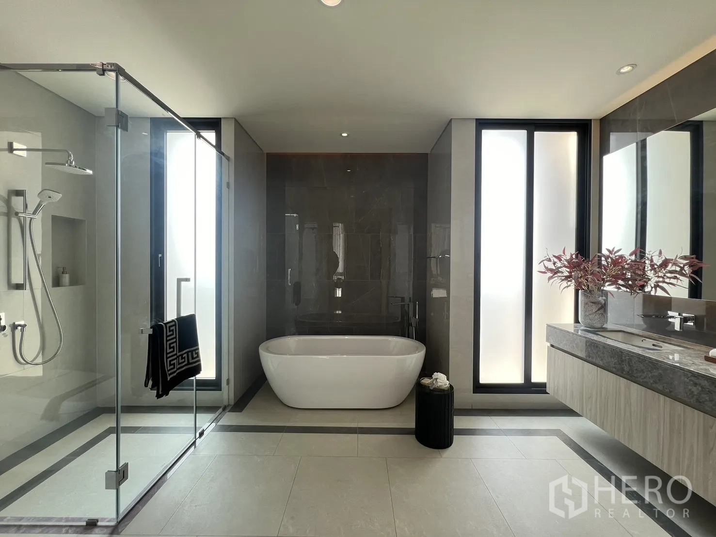 Property Image #21 for property HRE00581