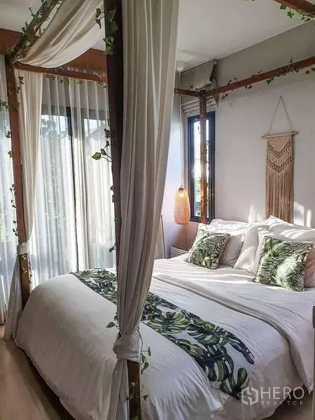 Detached House for sale in Bang Phli, Samut Prakan - Airy master bedroom with canopy bed, sheer curtains and large windows