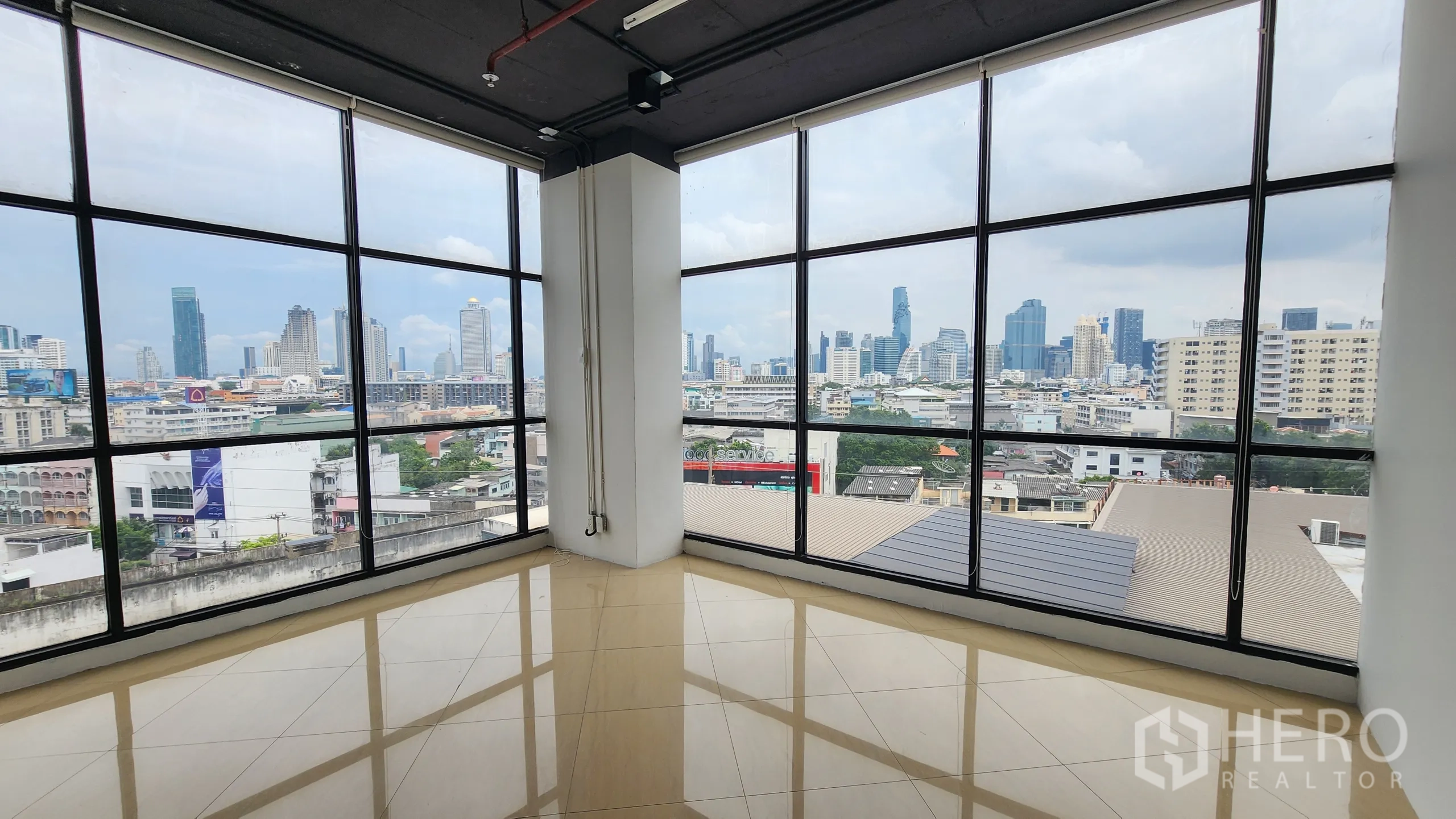 Office Space for rent in Yan Nawa, Bangkok - Seventh-floor office layout floor plan with labeled zones and measurements.