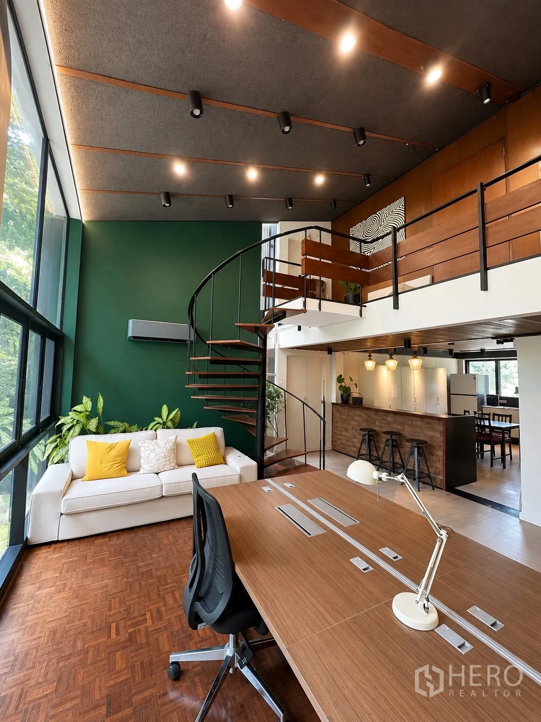 办公室 for rent in Phaya Thai, Bangkok - 阁楼式办公区，超大窗墙、木质办公桌、白色沙发与螺旋楼梯。