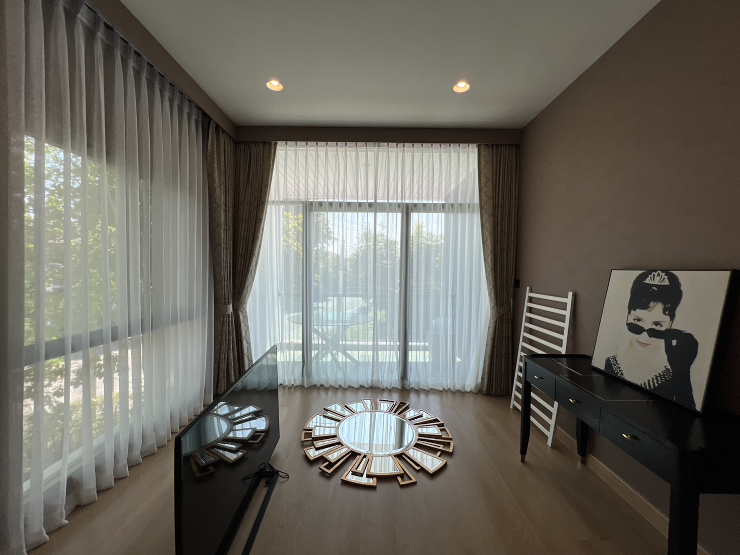 Property Image #20 for property HRE00043