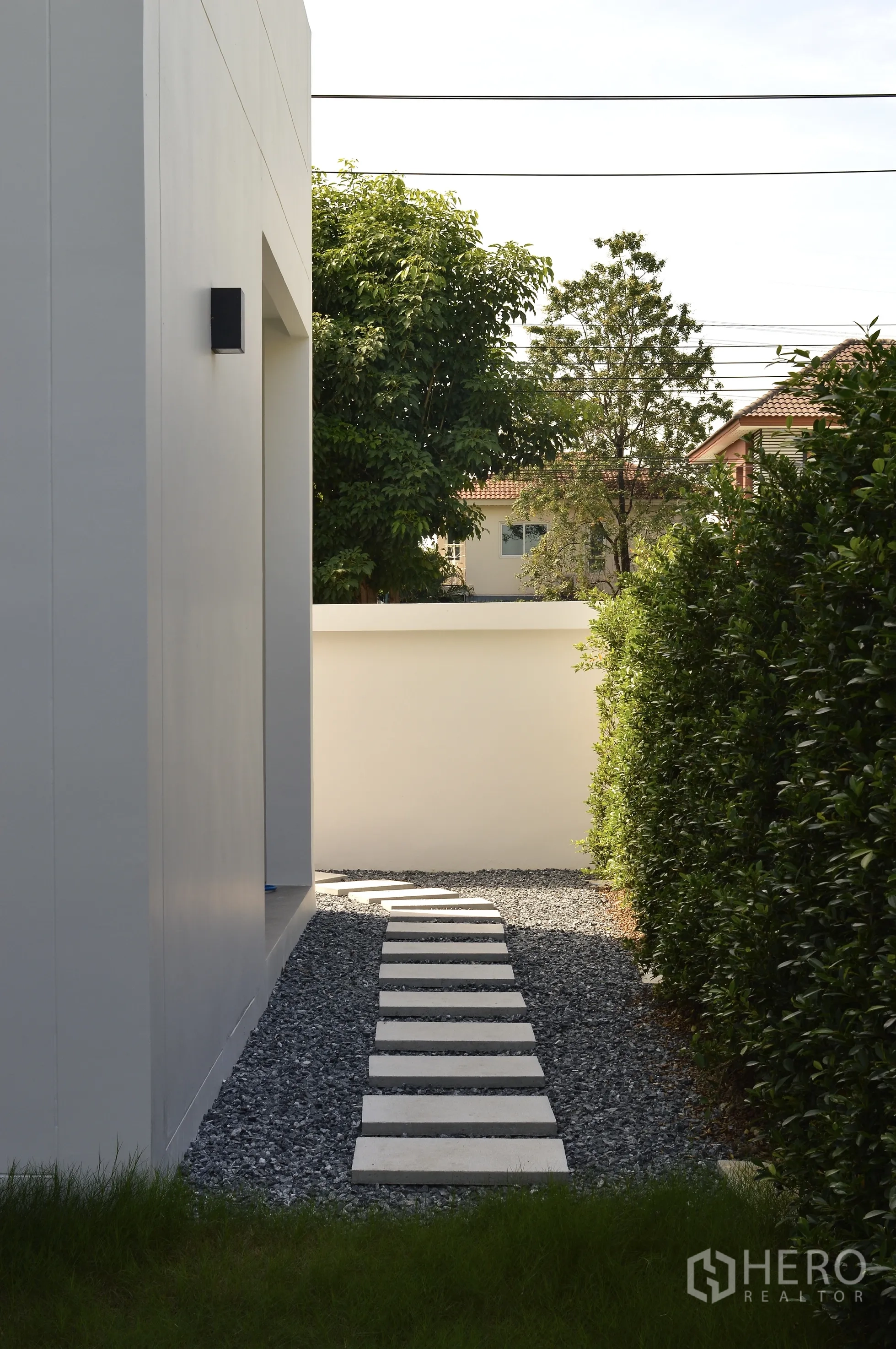 Property Image #9 for property HRE00717