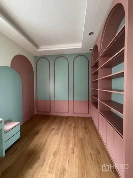 Detached House for rent - Pastel study room with arched wall panels and open shelving