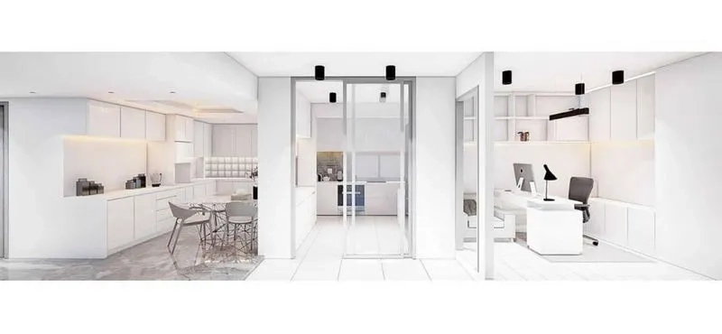 独立式住宅 出租在Lat Phrao, Bangkok - 通透白色厨房与工作区，滑动玻璃隔断与顶灯。