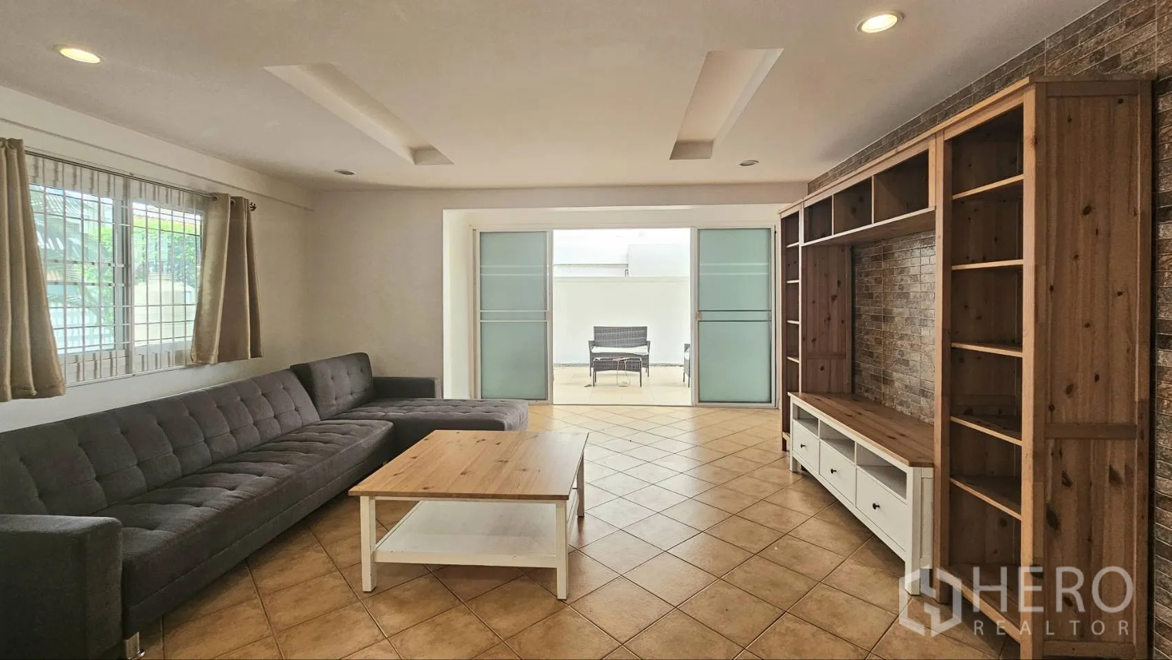 Property Image #25 for property HRE01294
