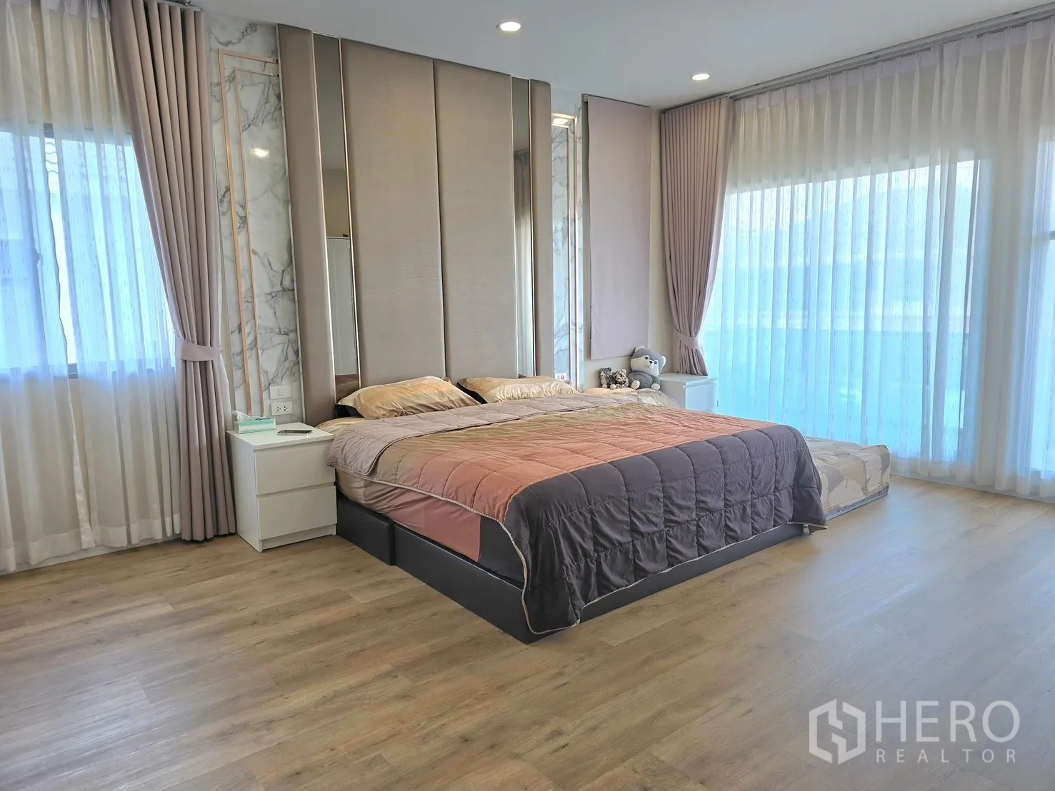 Property Image #26 for property HRE01017