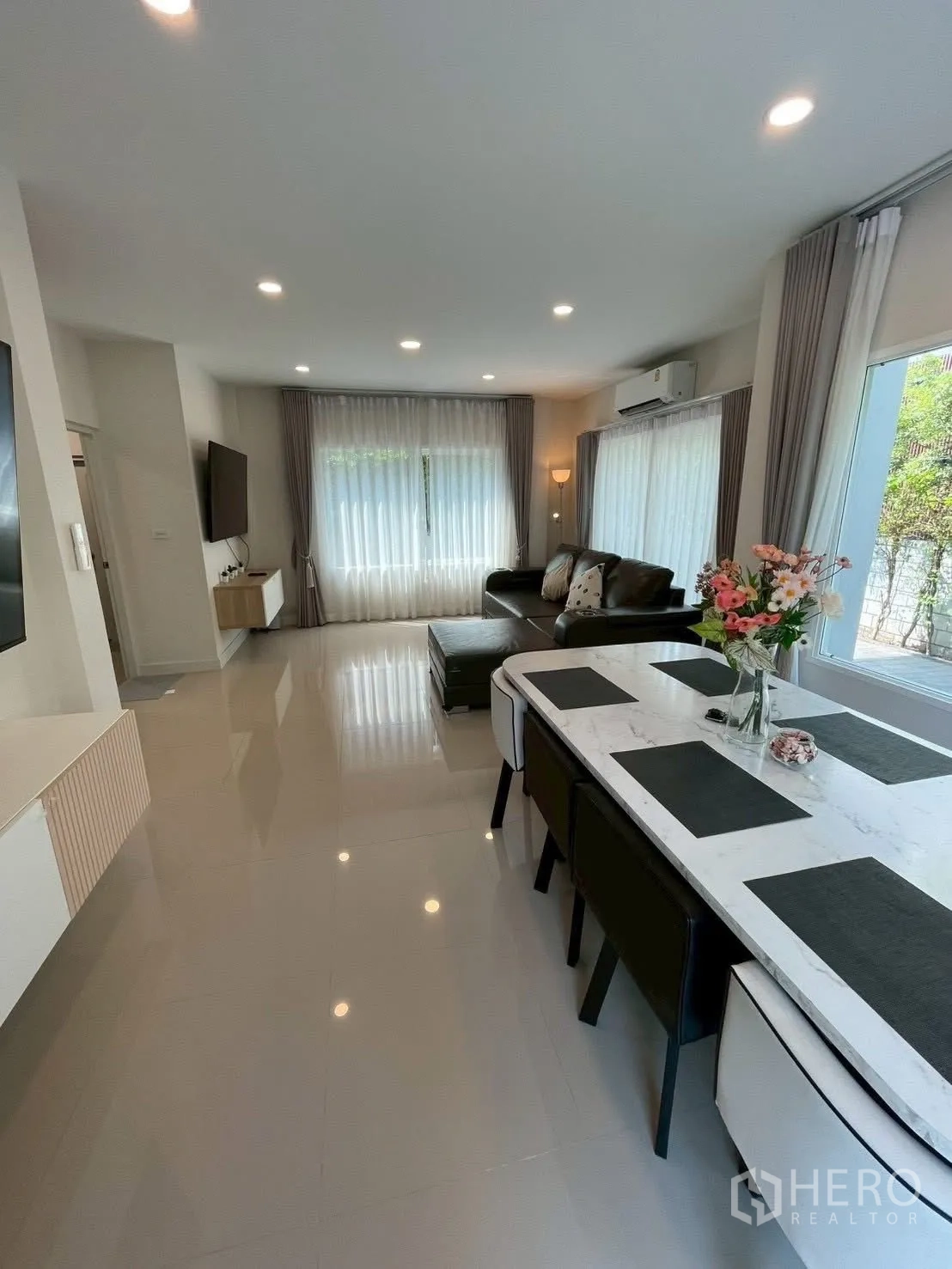 Property Image #24 for property HRE00892