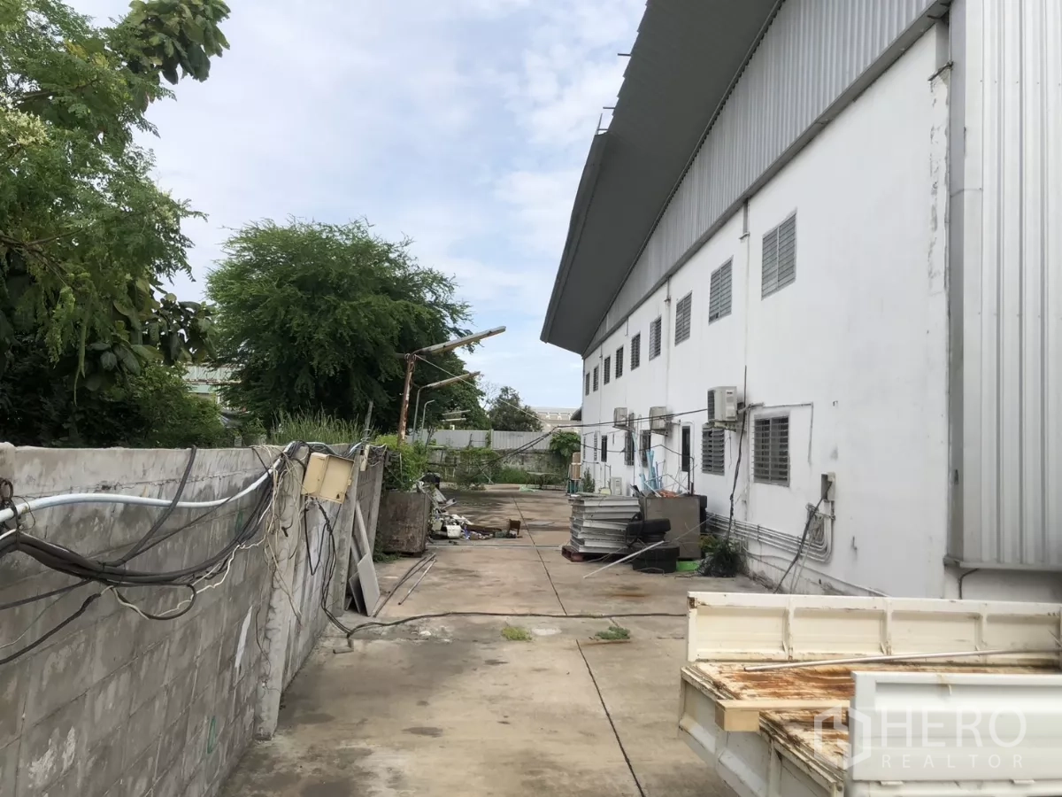 Factory for rent in Mueang Samut Prakan, Samut Prakan - Factory site layout floor plan with measured dimensions