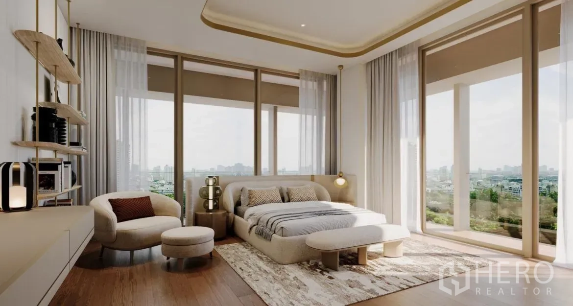 公寓 出售在Watthana, Bangkok - 转角主卧，城市景观一览无余，米色软装并可通往阳台。