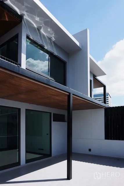 Property Image #27 for property HRE00619