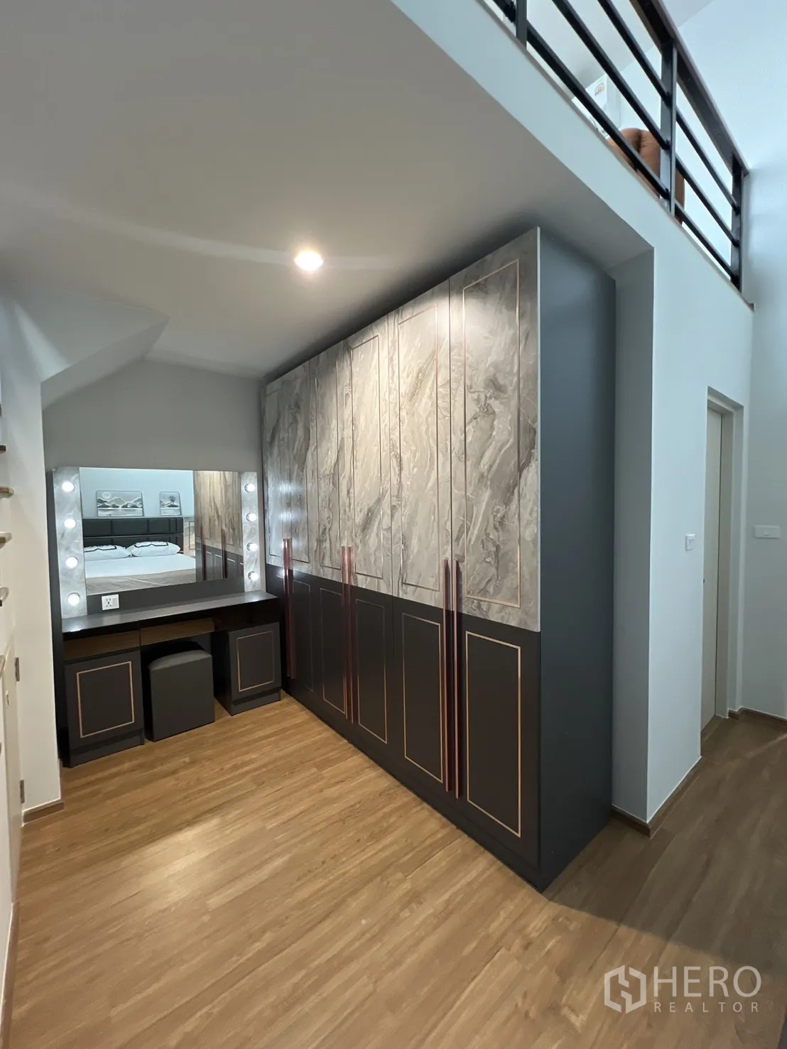 Property Image #24 for property HRE00412