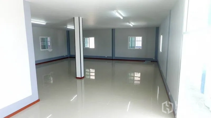 โรงงาน ให้เช่าในMueang Samut Sakhon, Samut Sakhon - ออฟฟิศชั้นบน พื้นมันเงา รับแสงธรรมชาติ