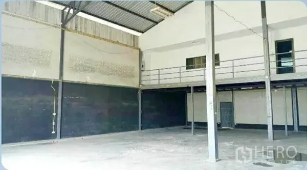 คลังสินค้า ให้เช่าในSai Mai, Bangkok - พื้นที่โกดังหลังคาสูง เสาเหล็ก และชั้นลอยสำนักงาน