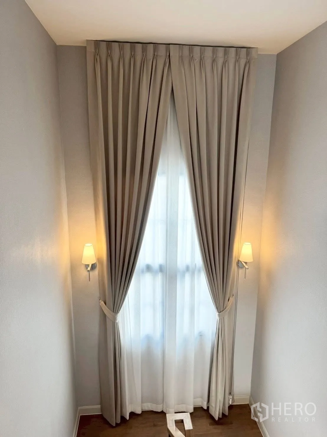 Property Image #14 for property HRE00096