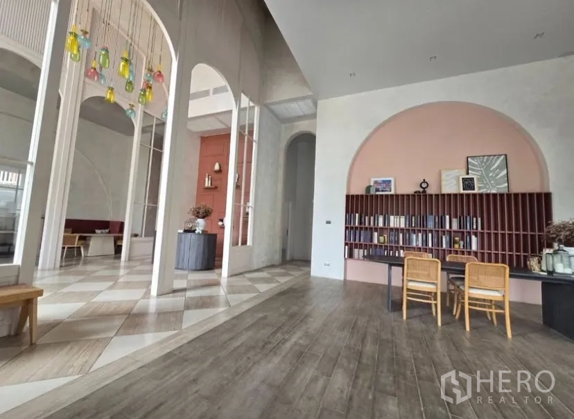 Property Image #15 for property HRE00229